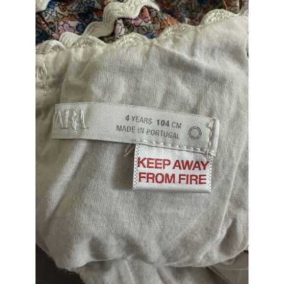 Zara Girls Floral Smocked Dress Wavy Trim Puff Sleeved Cotton Multicolored Sz 4 - Picture 3 of 5